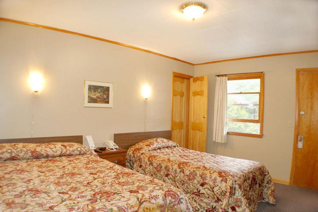 Fran Cove Motel Lake George Room photo
